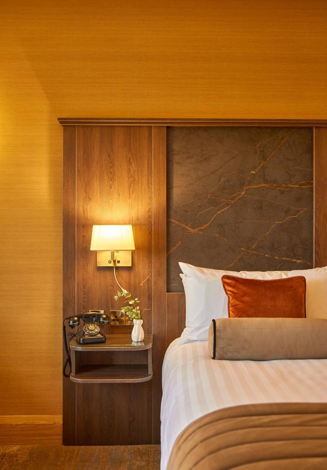 County Arms Birr Otel Dış mekan fotoğraf